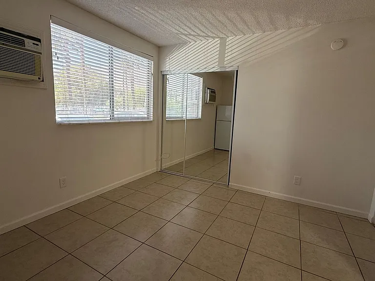 588 E. Mel Avenue - Hermosa Palms — Photo 6