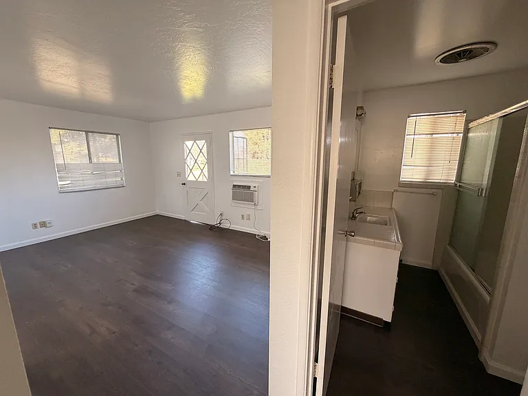 3224 Berg Ave — Photo 9