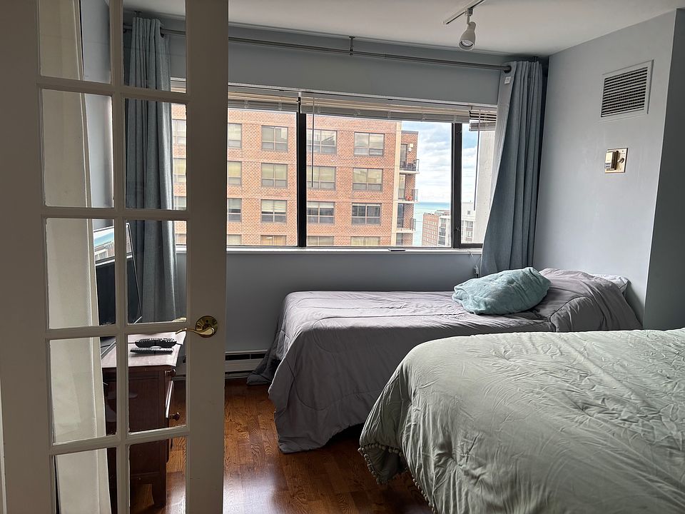 1st image of 1415 N Dearborn St APT 25C