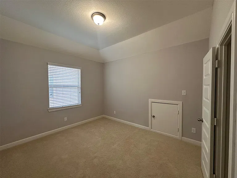 2406 Trocadero Ln — Photo 42