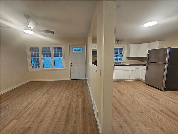 4th image of 247 W Hickory St