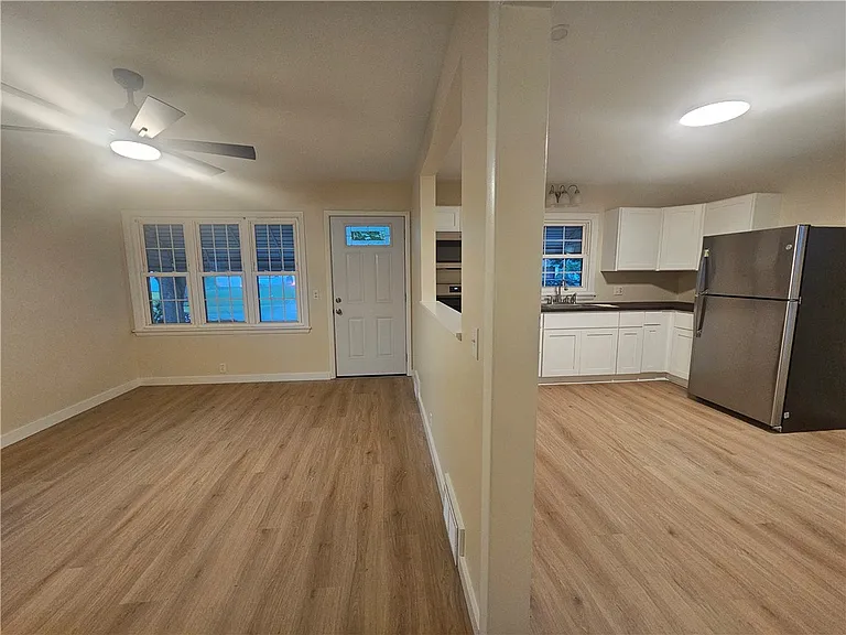 247 W Hickory St — Photo 4