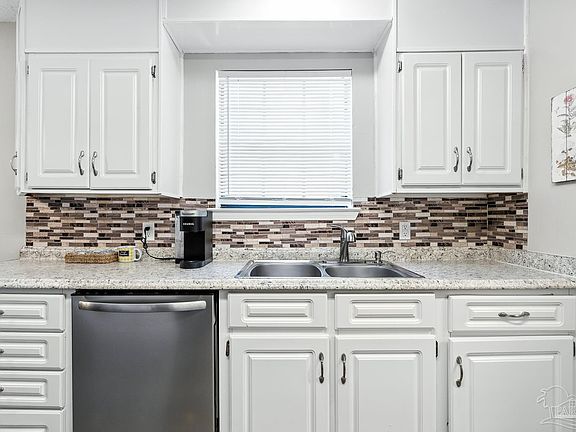 4th image of 2393 Shoal Creek Dr