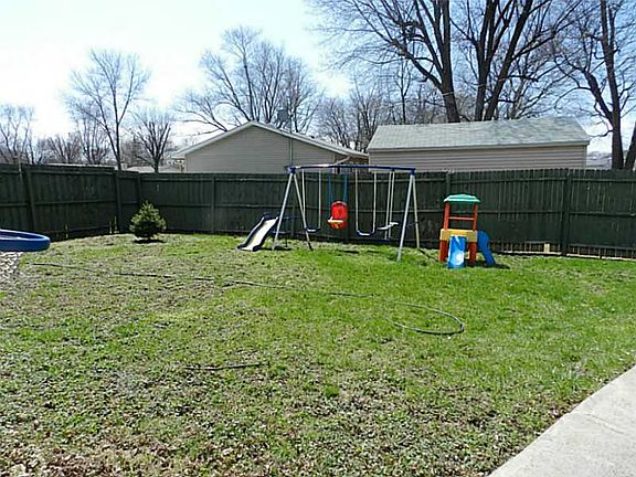 2nd image of 528 Mooreland Dr