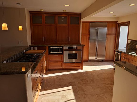 2nd image of 424 Court Ave