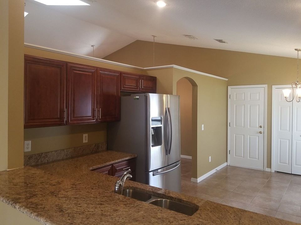 1st image of 148 Emeraldview Ave