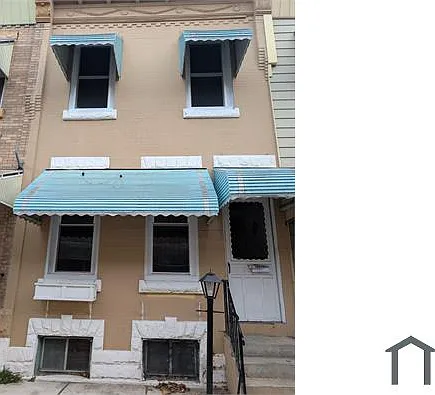 2411 N Hollywood St — Photo 1
