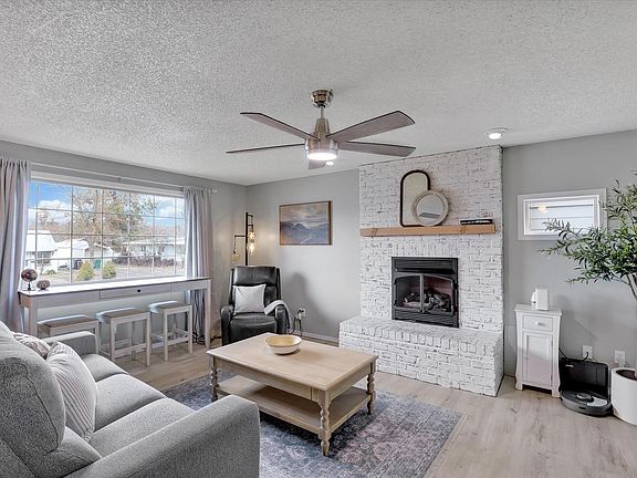 3rd image of 4217 W Crown Ave