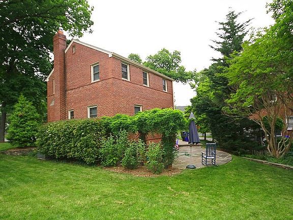 2nd image of 927 N Livingston St