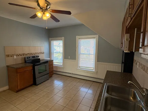 145 River Ave #3, Providence, RI 02908