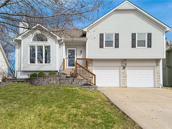 17230 W 156th Ter, Olathe, KS 66062