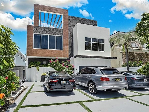 2nd image of 3036 N Atlantic Blvd