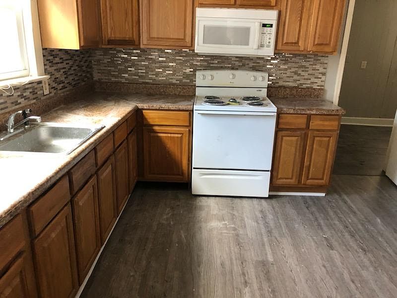 2nd image of 633 Martha Dr