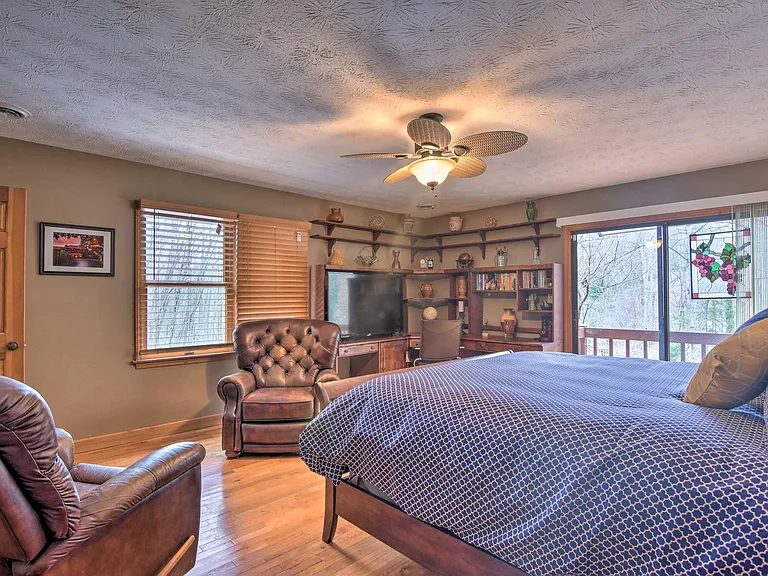 500 Lynn Cove Rd — Photo 17
