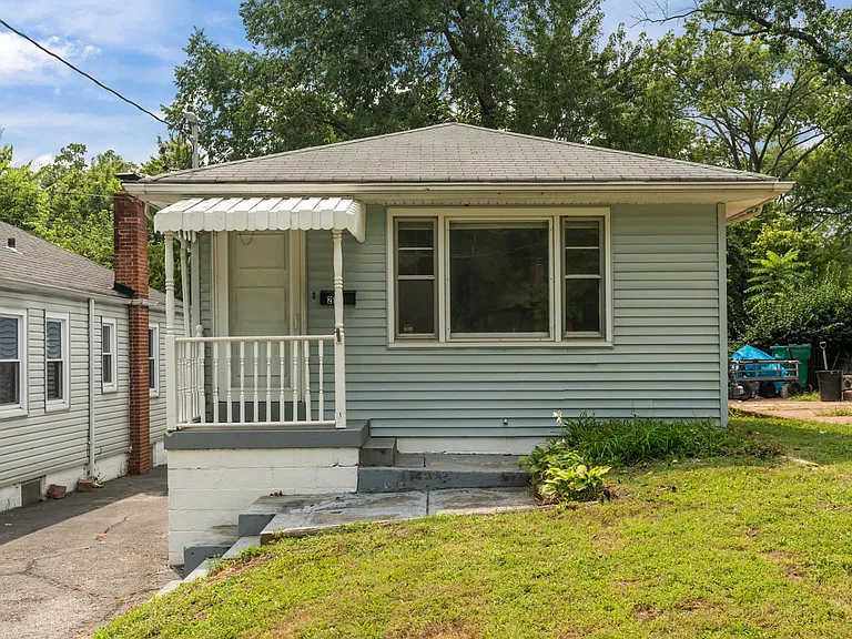 237 S Hartnett Ave — Photo 1