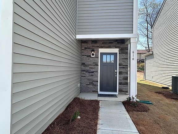 4th image of 616 13th Avenue Dr NE