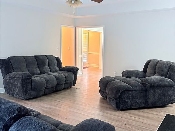 4th image of 4437 Bell Chase Dr