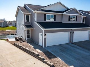 2620 Douglas Pl SE, Mandan, ND 58554