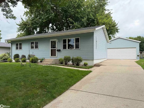 127 Indian Ave, Forest City, IA 50436