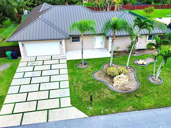 5th image of 17501 SW 92nd Ct
