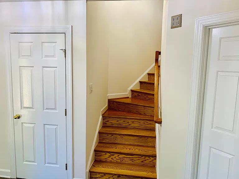 925 Harrison Cir — Photo 6
