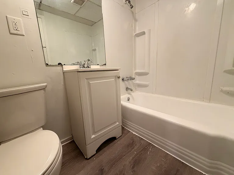 754 Lakeview Ave #2R — Photo 5