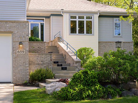 3rd image of 659 Acadia Way
