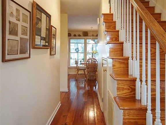 2nd image of 50 Seabrook Point Drive