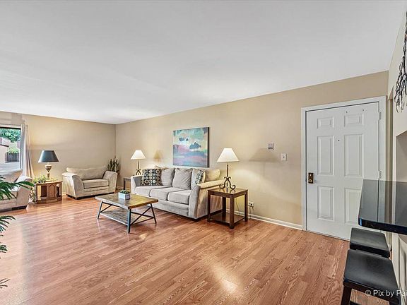 4th image of 1413 N Sterling Ave Unit 101