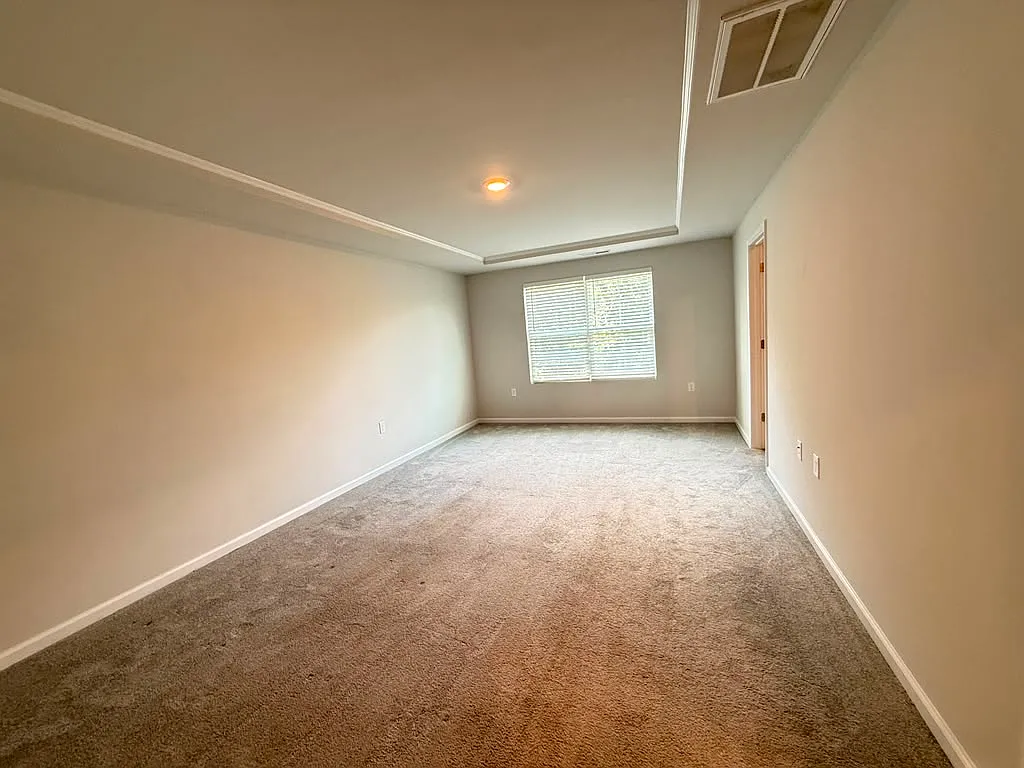 3 bed, 2.5 bath, $1,995 — Photo 2