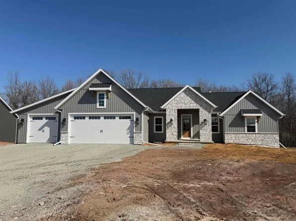 2556 N Stellita Cir, De Pere, WI 54115