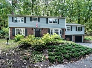 104 Haggetts Pond Rd, Andover, MA 01810