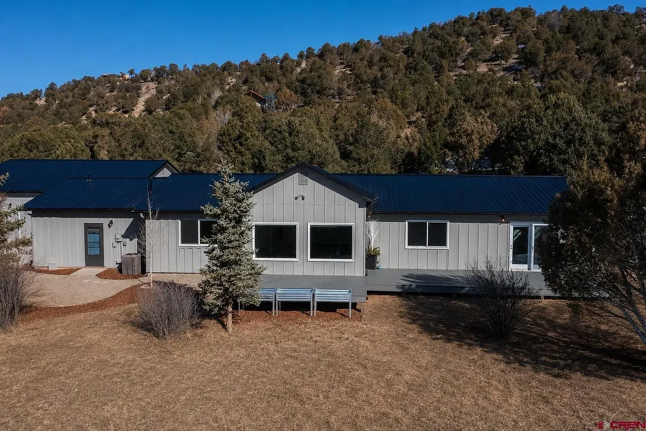 711 Terrace Dr — Photo 2