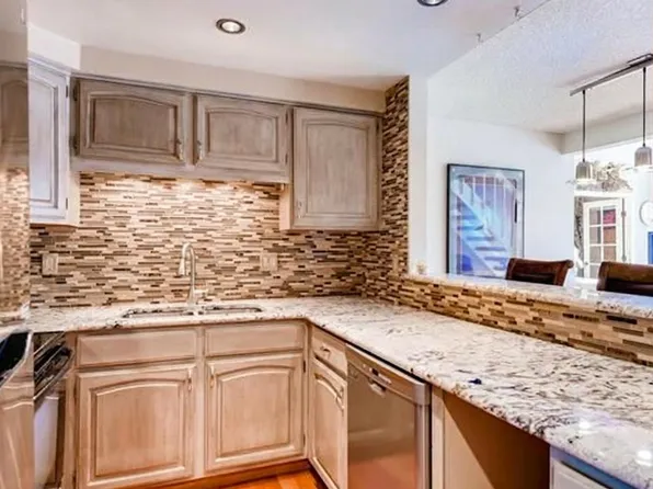 10339 E Peakview Ave APT B, Englewood, CO 80111