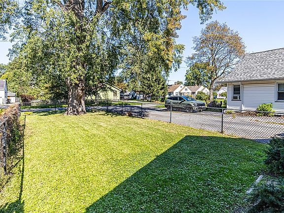 3rd image of 315 Leonard Rd