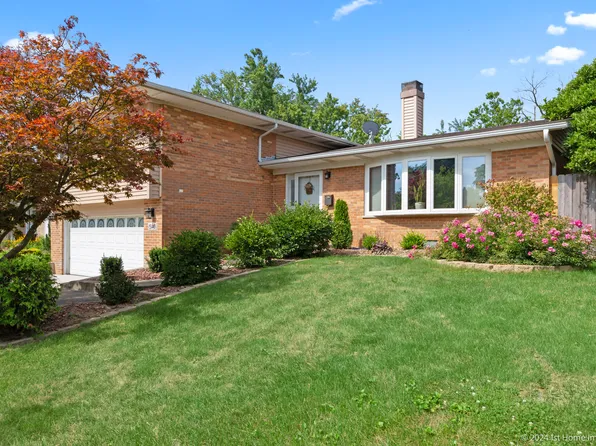 15140 Chestnut Ln, Oak Forest, IL 60452
