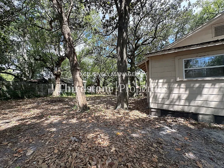 920 Alderside St — Photo 20