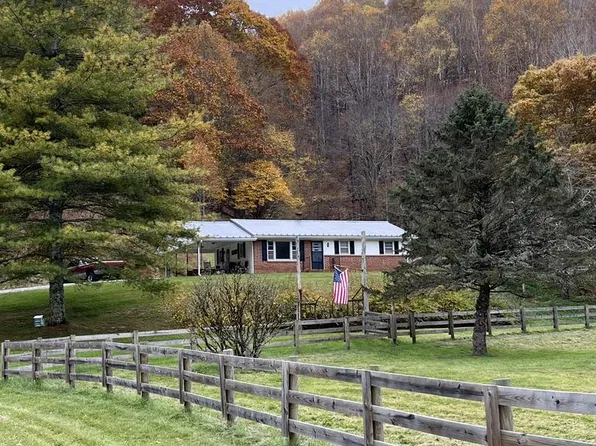 94 Rugby Rd, Mouth Of Wilson, VA 24363