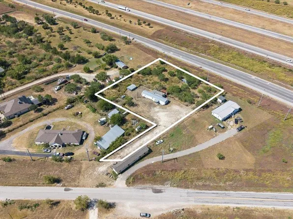 3731 Homannville Trl, Lockhart, TX 78644
