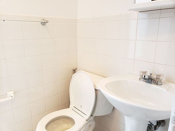 5th image of 517 W 111th St #4HI