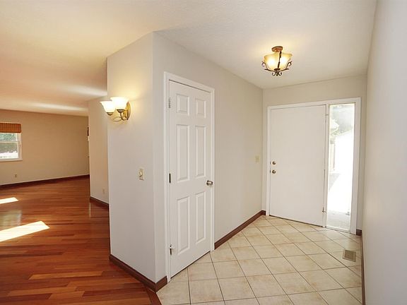 3rd image of 6599 W Knollwood Cir