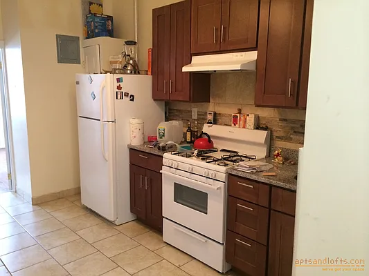 Rented by aptsandlofts.com | media 10