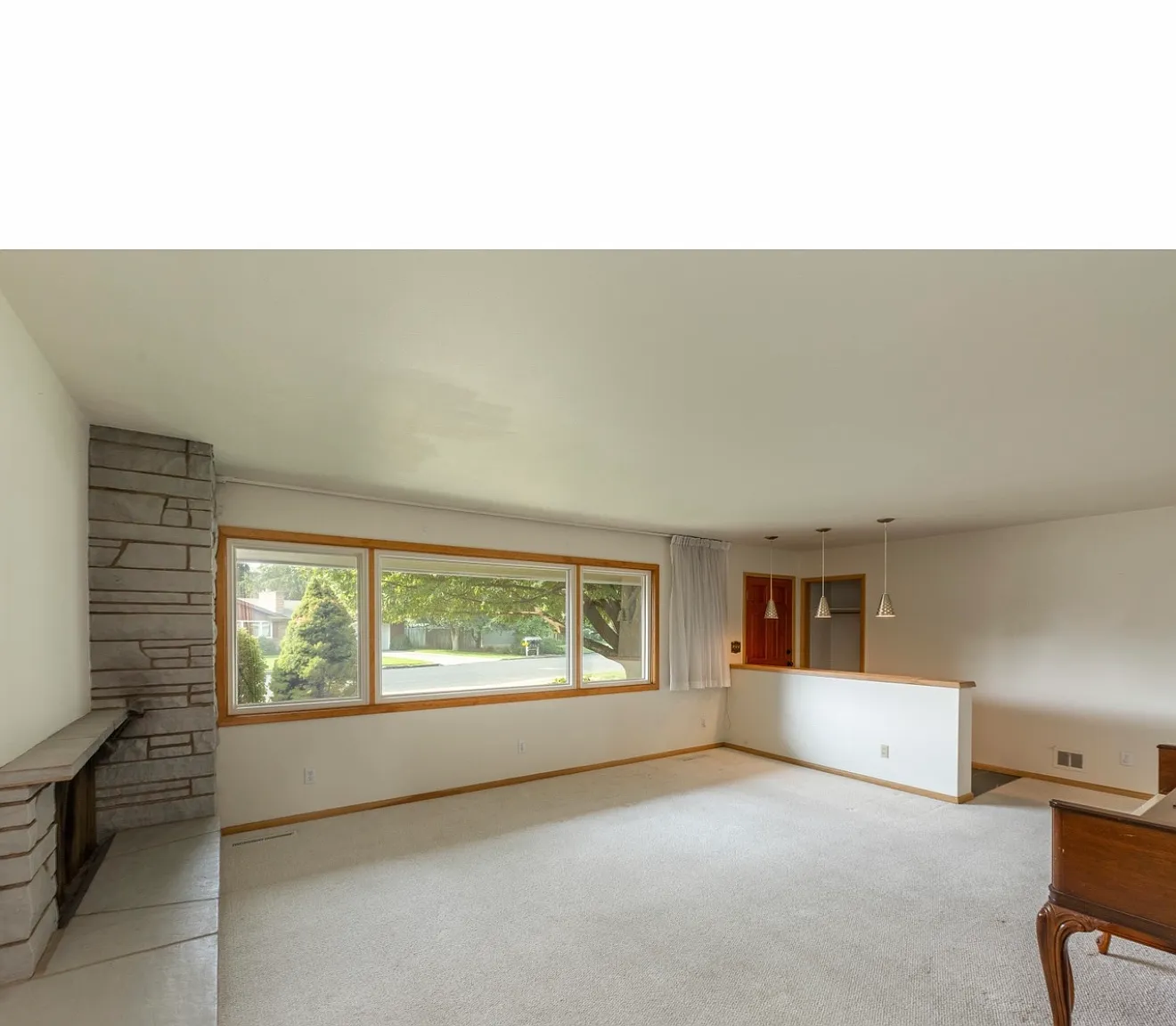 4 bed, 2903 sqft, $3,495 — Photo 2