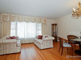5905 W Berenice Ave, Chicago, IL 60634