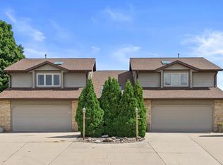 Honey Locust Condominium, Sussex, WI 53089