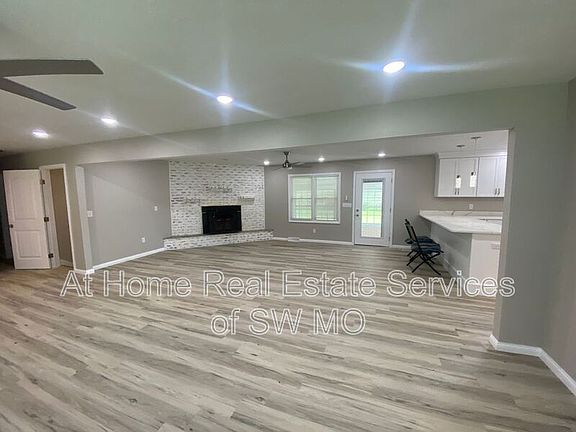 3rd image of 3129 N Farm Road 127