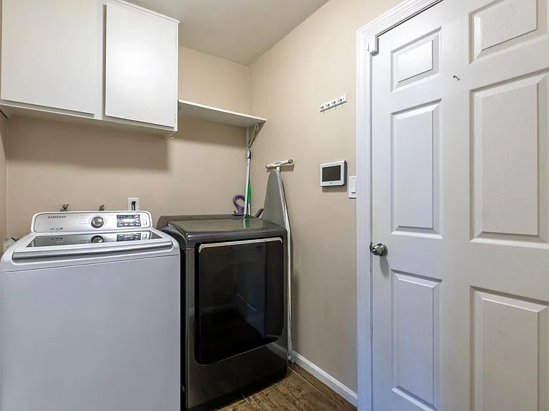 8249 E Redwing Rd — Photo 40