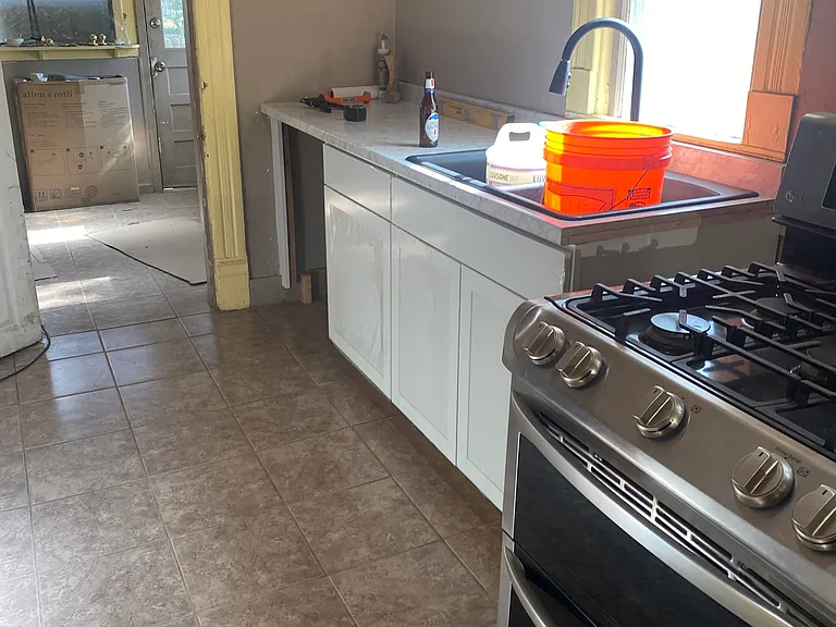 1820 Saint Clair Ave #A — Photo 6