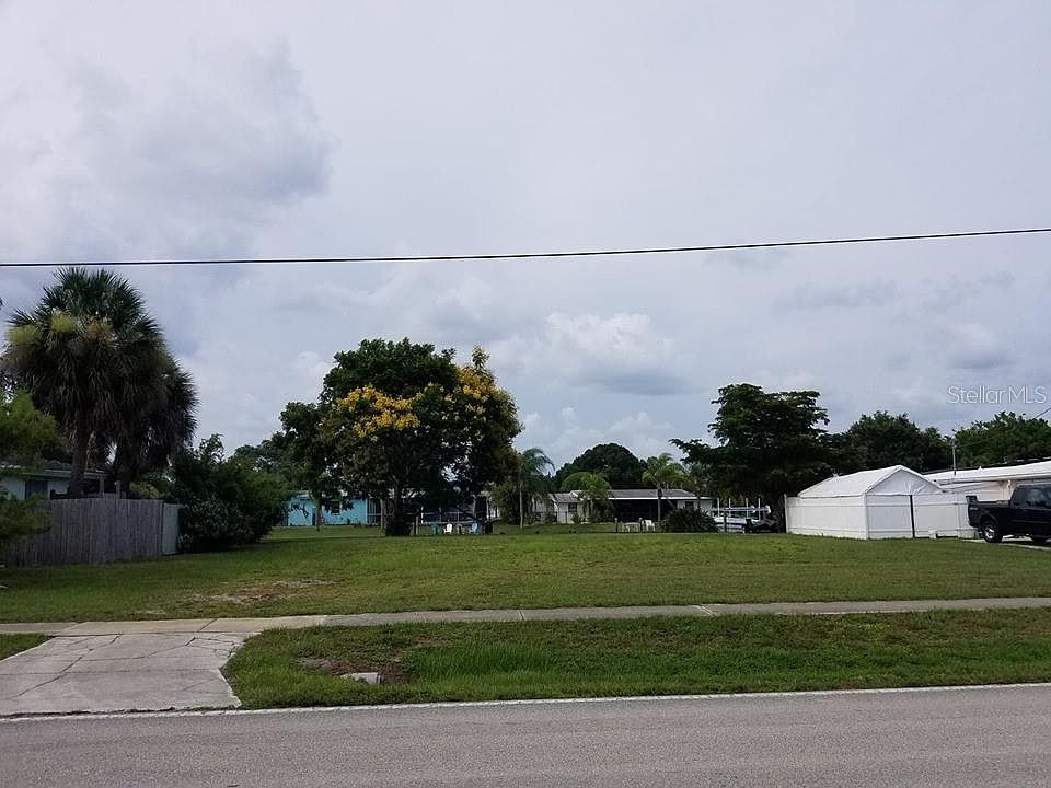 1st image of 21332 Edgewater Dr