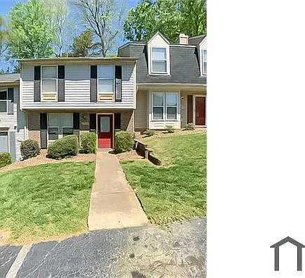 3 bed, 1300 sqft, $1,775 — Photo 1